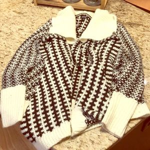 Oversized cardigan sweater! Super warm and comfy